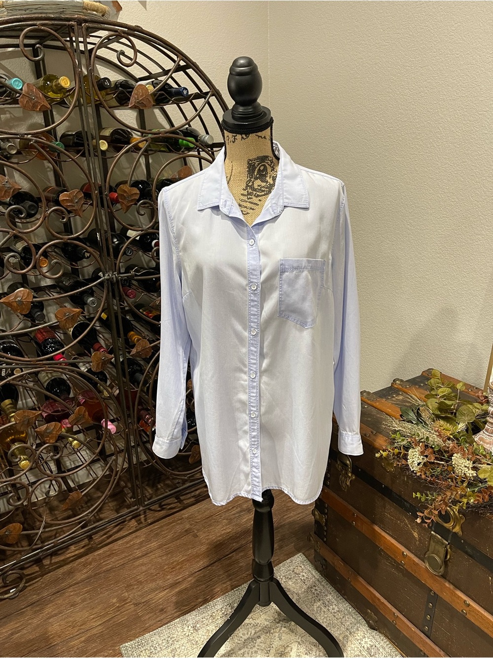 Old Navy Light Blue chambray Button-Front Blouse